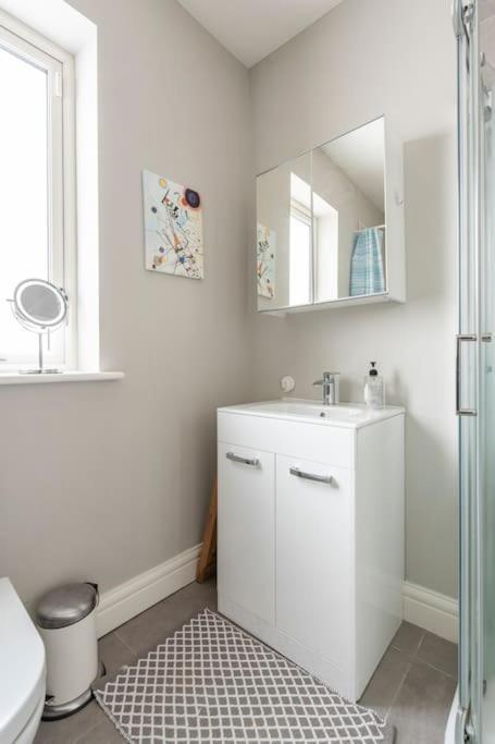 Dublin jacuzzi escape Apartment Exterior foto